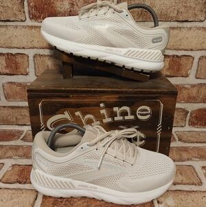 Pre-owned 2023 Brooks Ariel Gts-23